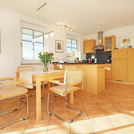 Lägenhet Kaiservillen - Mit 1 Schlafzimmer Und Balkon C24